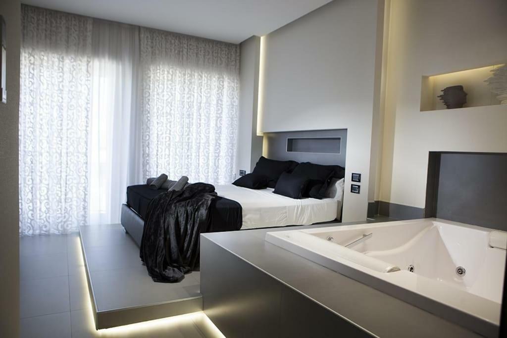 Crystal Skyline Neapolis Apartment Exterior photo